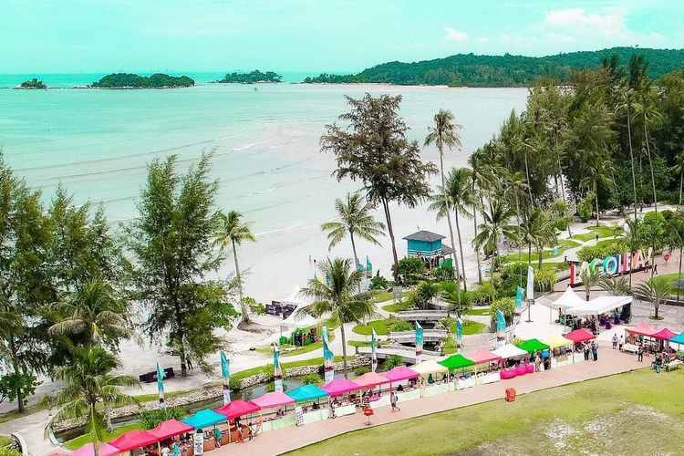 pantai lagoi, destinasi wisata pantai kepulauan riau.