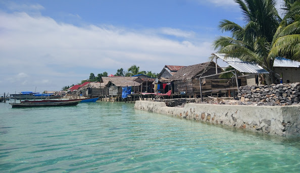 destinasi pantai sulawesi tenggara