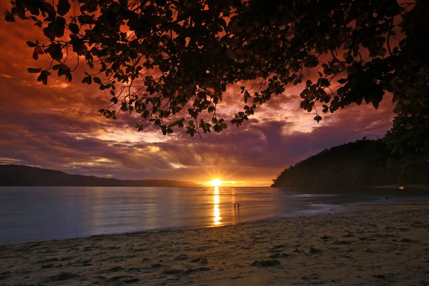 destinasi pantai di papuapantai harlem