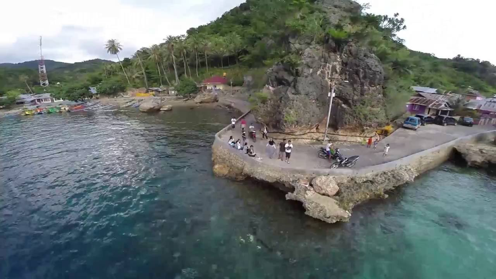 destinasi pantai di gorontalopantai olele