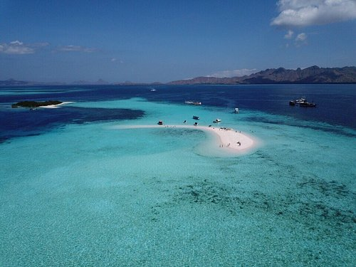 pantai di nusa tenggara timurPulau taka makasar