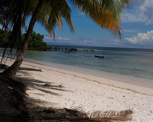 pantai di nusa tenggara timurpantai walakiri