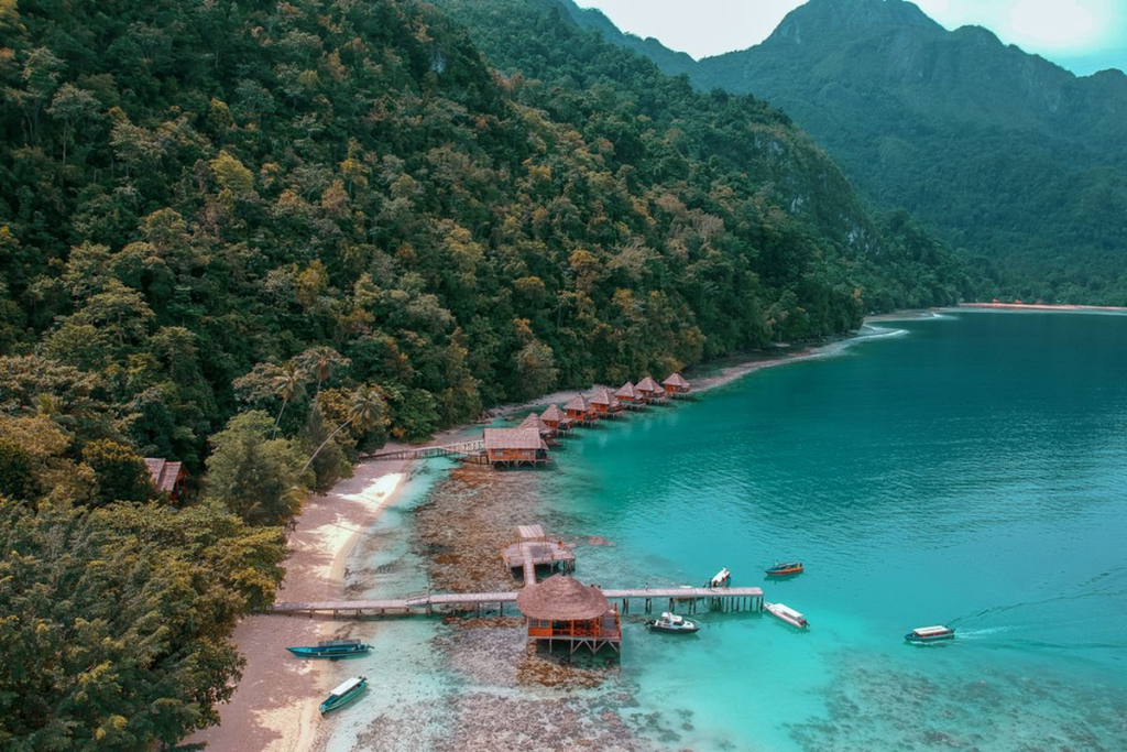 Pantai Ora Maluku