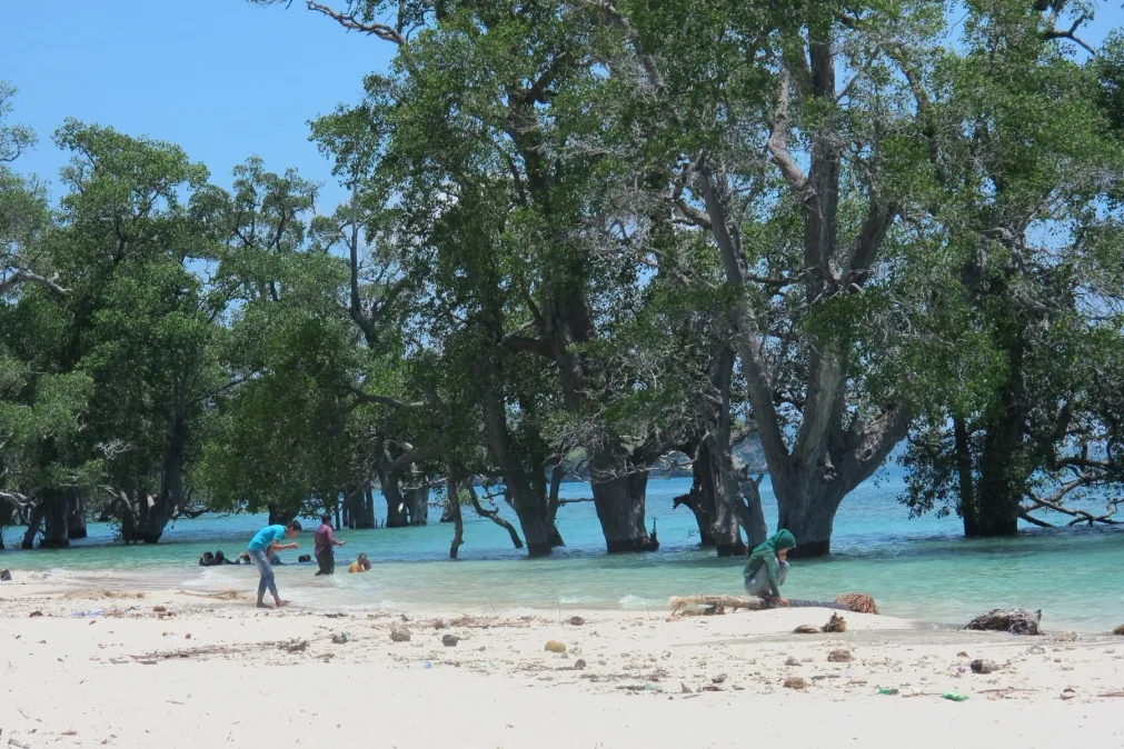 Pantai Lhok Mee Aceh