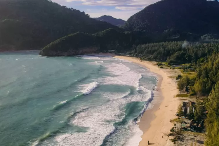 Pantai Lampuuk Aceh