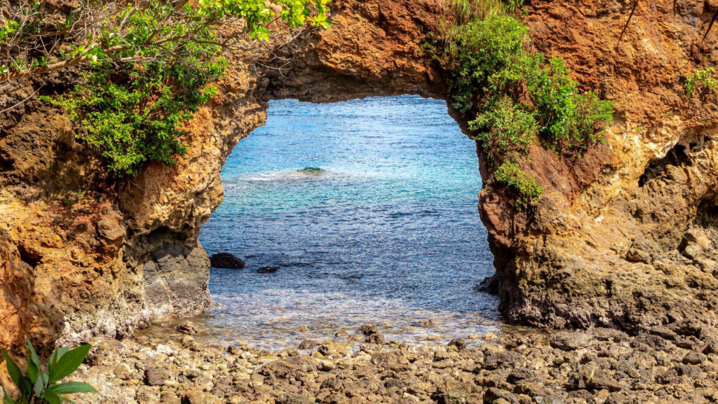 Keindahan Pantai Di Ambon