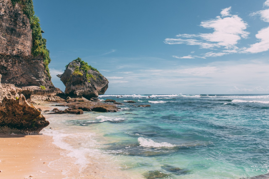 Pantai Uluwatu Bali