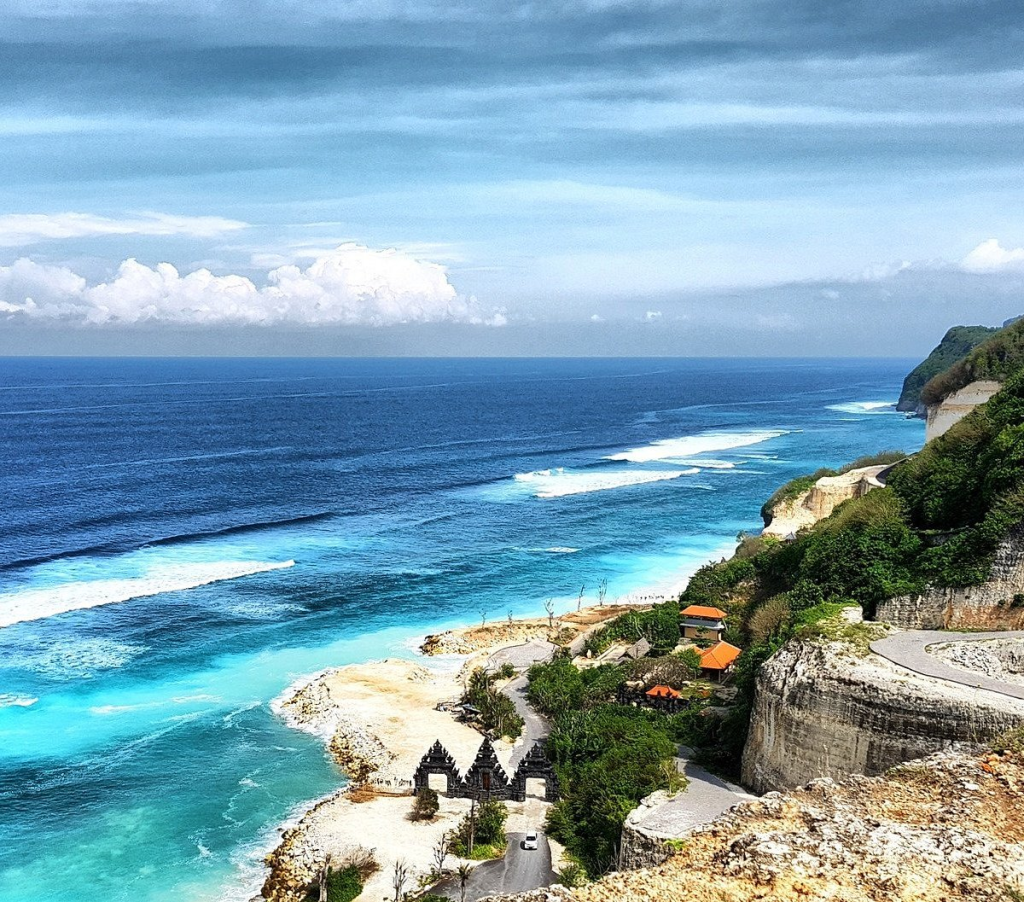 Pantai Melasti Di Bali