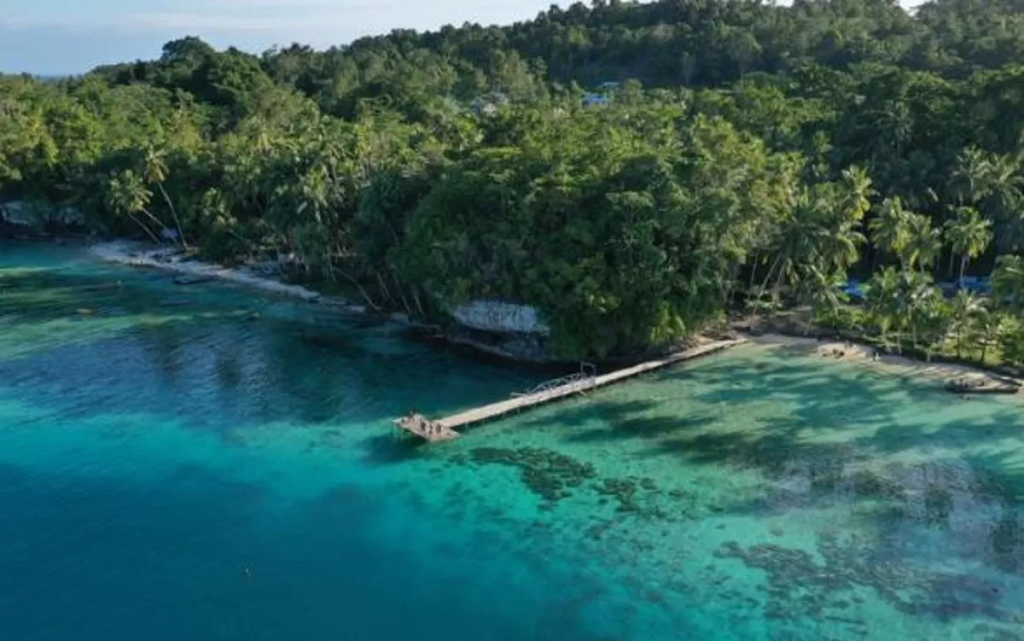 Pantai Bosnik Papua