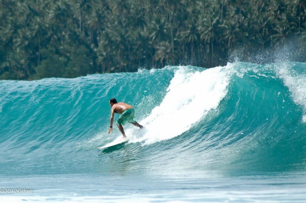 Pantai Lagundri Nias Selatan