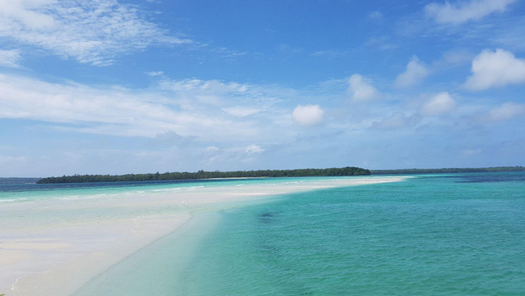 Wisata Pantai Maluku Utara