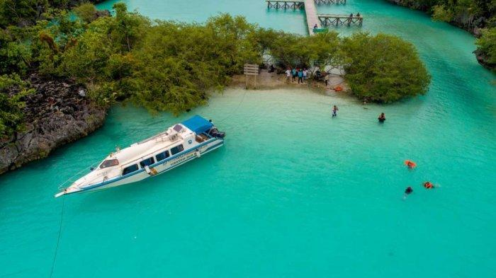 Pantai Ora Maluku Tengah