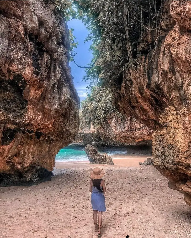 Pantai Suluban Di Bali