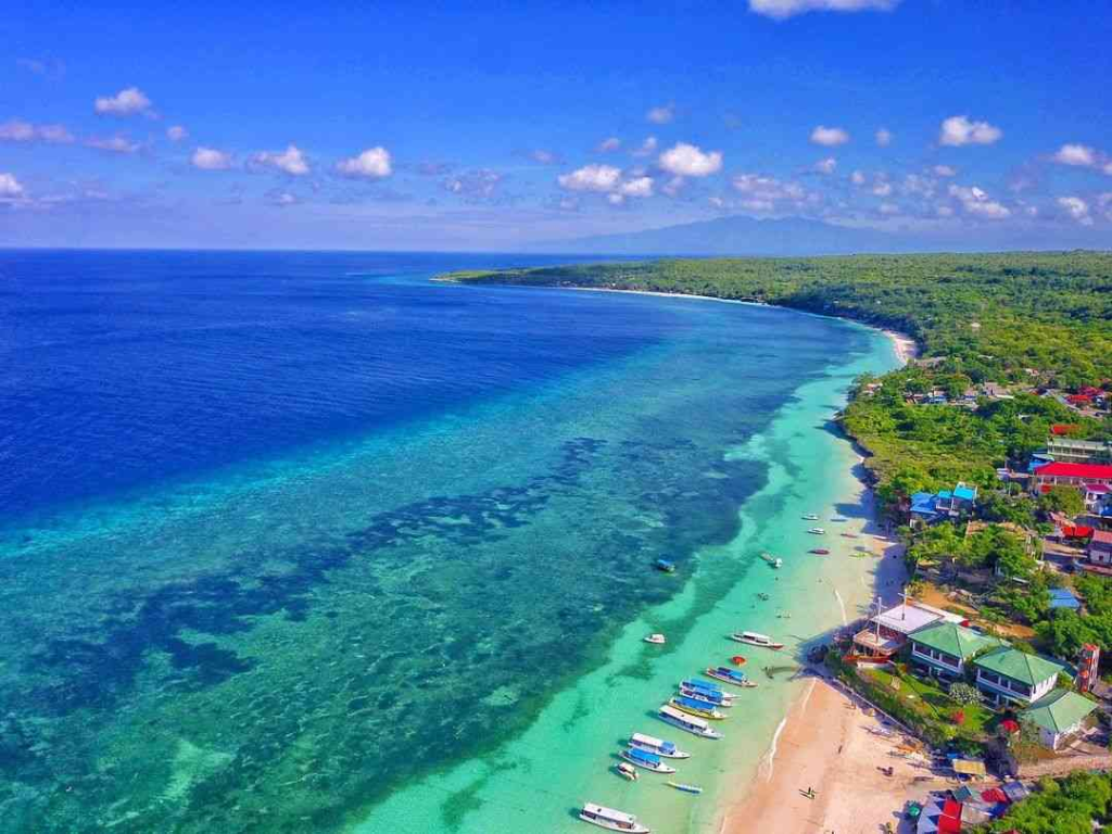 Keindahan Pantai Tanjung Bira