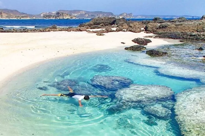 Berkunjung Pantai Tanjung Aan