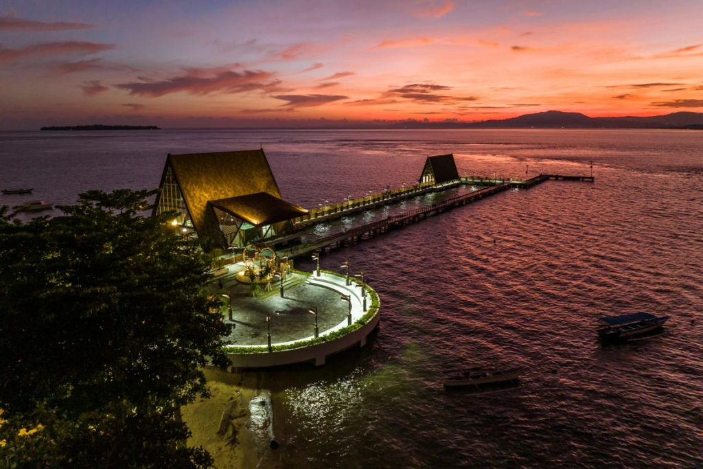 Pantai Malalayan Di Manado